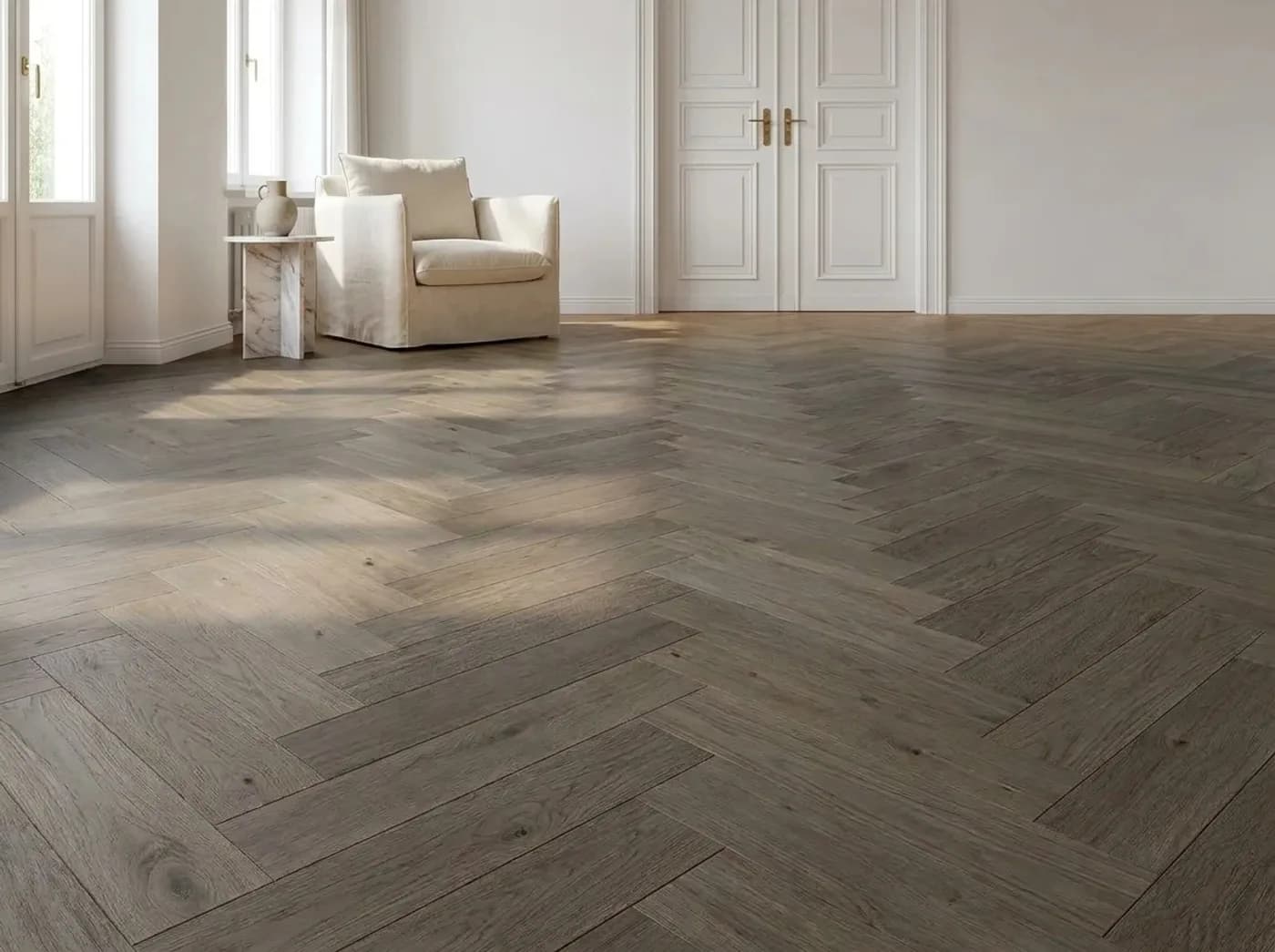 Fischgrät 90° in Charcoal, verlegt in einem Wohnraum